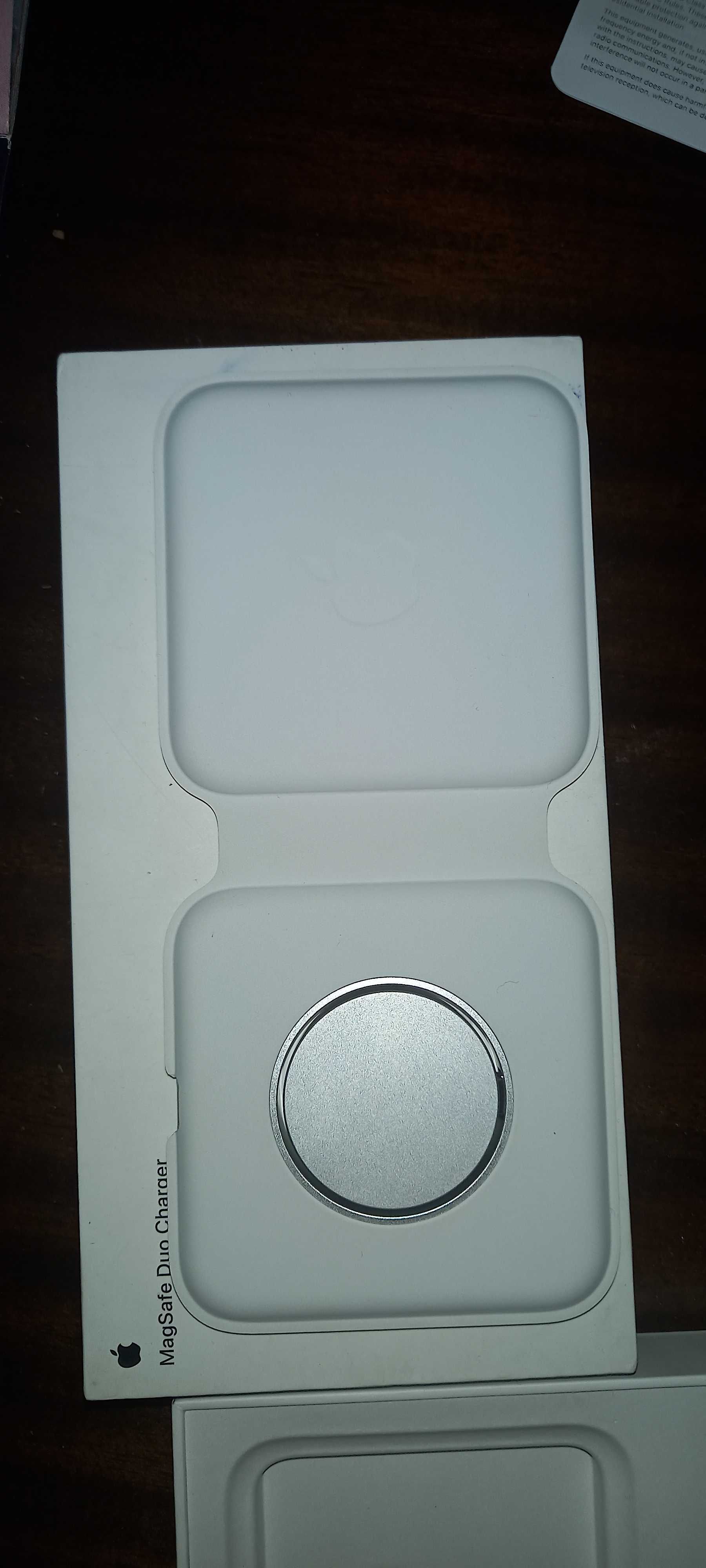 зарядка бкзпровлдная на iphone и smartwatch 2в1 MagSafe Duo Charger