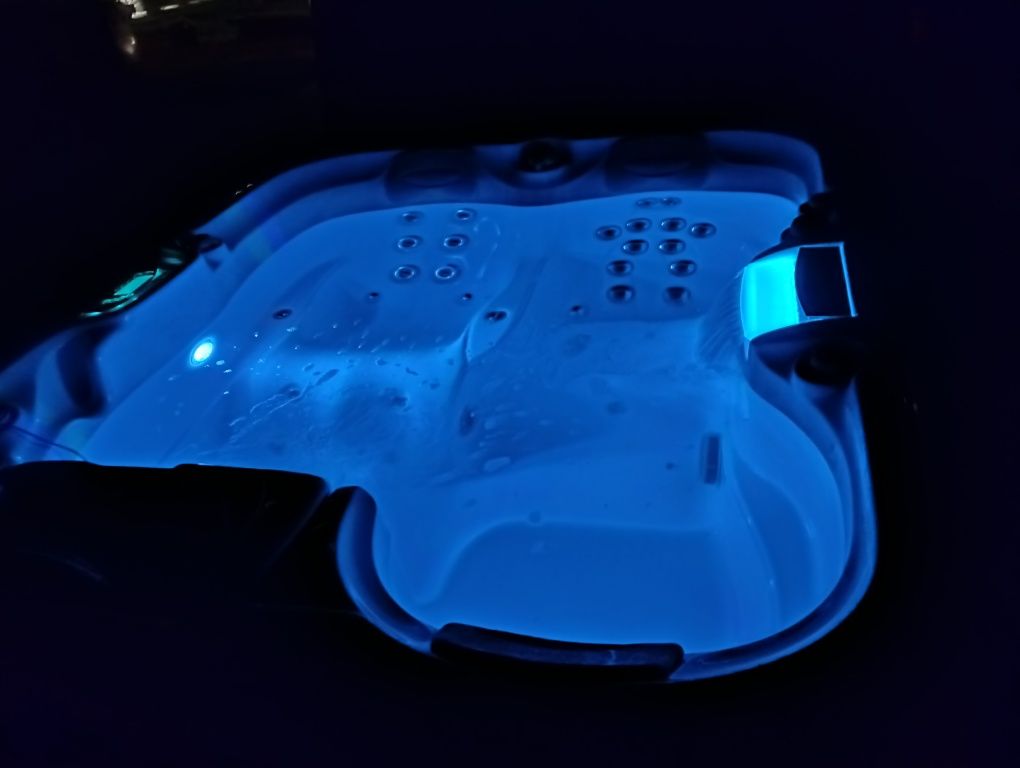 Jacuzzi ogrodowe Sundance Spas model CAPRI