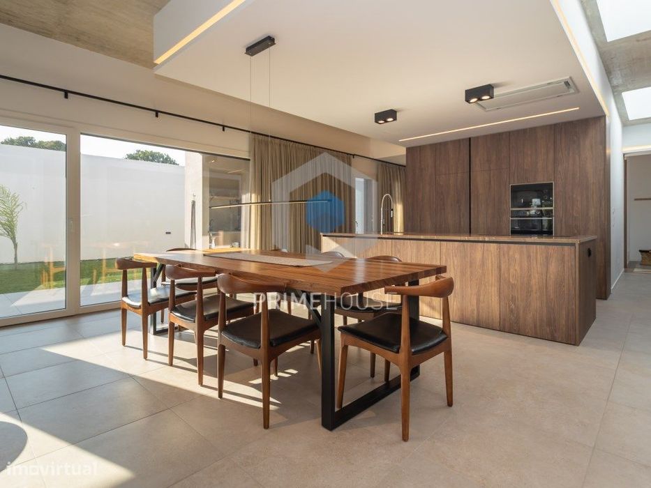 Moradia Isolada T4 com Piscina