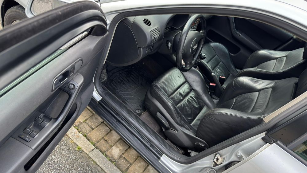 Audi a3 1.9 tdi 130cv m6 sport teto abrir Estofos em pele