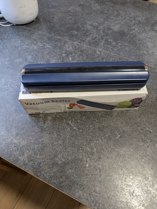 Вакуумний пакувальник