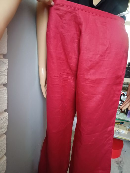 Czerwone eleganckie spodnie
