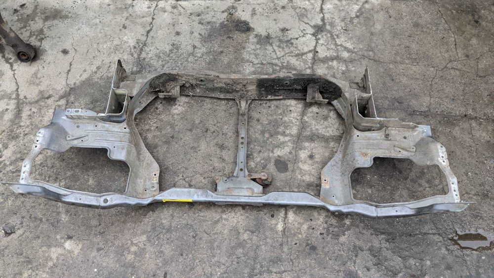 X-TRAIL T30 Передня панель, телевізор, окуляр, супорт радіаторів, шрот