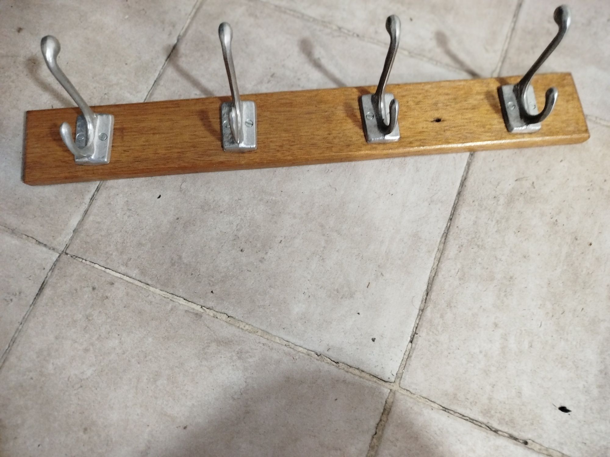 Conjunto de Cabides feitos pelo próprio