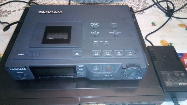 Gravador Digital Tascam DAT