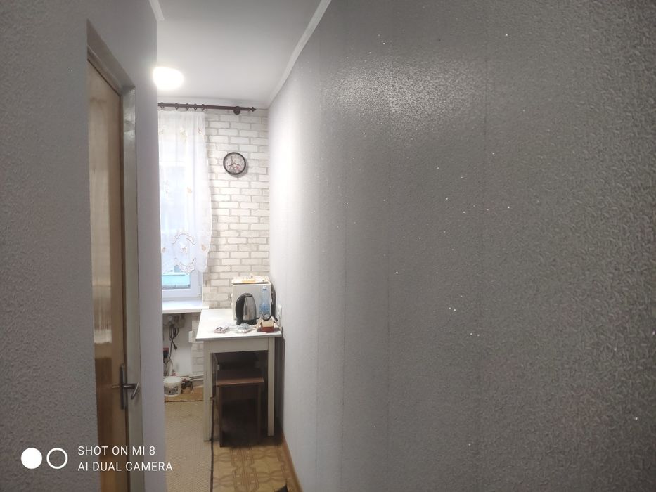 Продам однокімнатну квартиру в центрі.