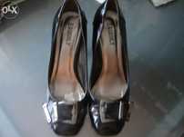 Sapatos de salto 38