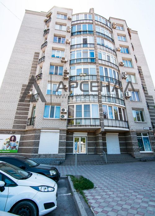 Приміщення в р-ні Малого ринку  - 174 кв.м.