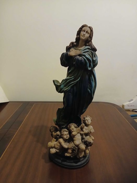 Estatueta decorativa e religiosa