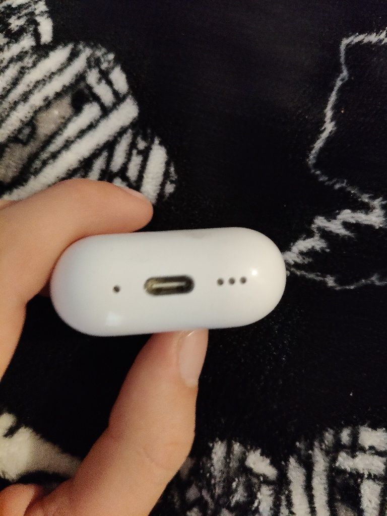 Airpods 4 stan dobry