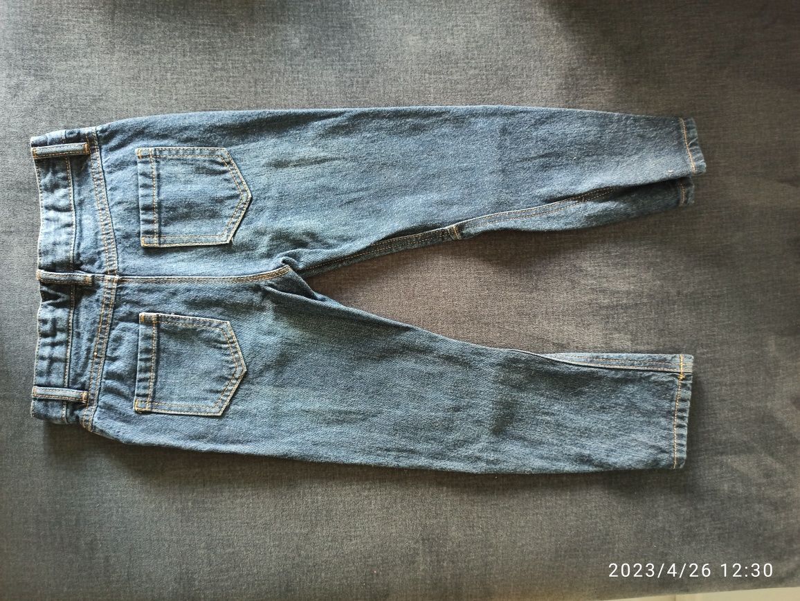 Spodnie jeans 104-110