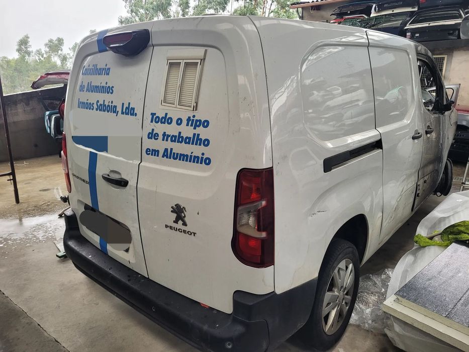 Peugeot Partner 2023 para peças