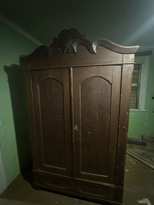 Szafa  dwudzwiowa   Widoczna na zdjeciu polecam za jedynie 100 zl