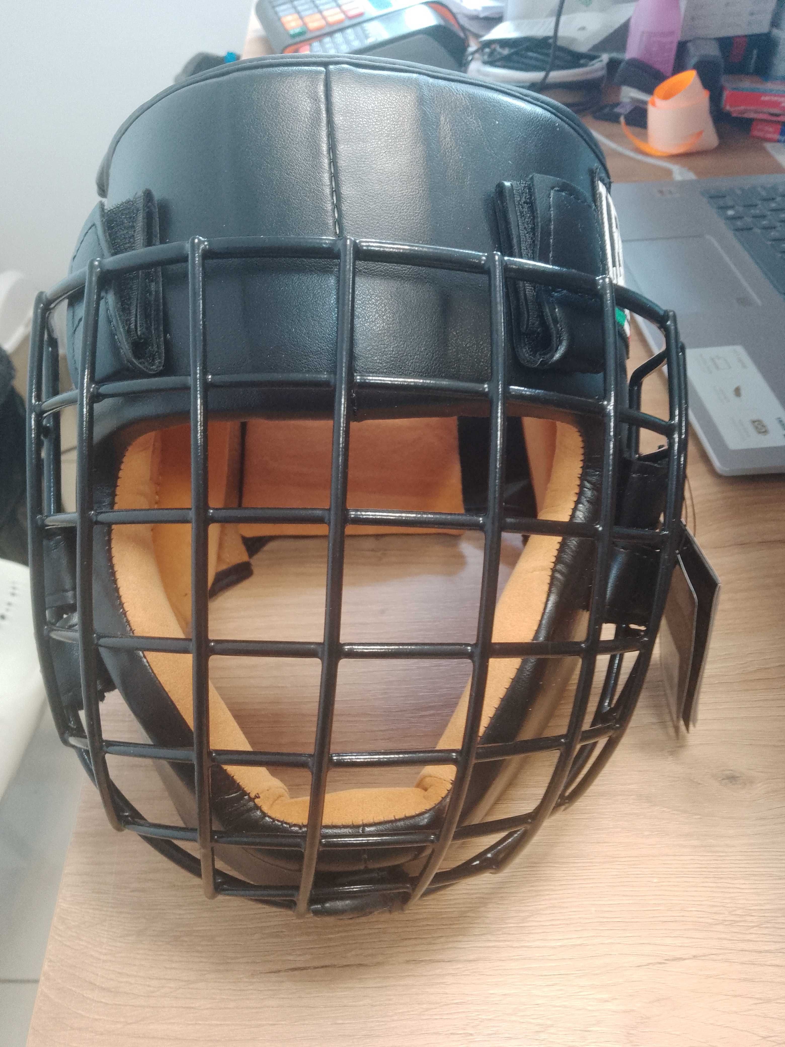 kask do sportów walki oraz boksu marki Leone1947 L