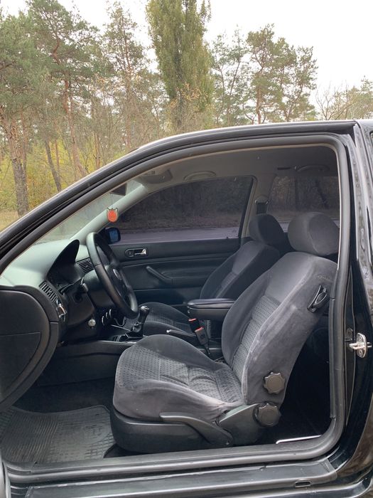 Volkswagen Golf 4 1999 1.4 бензин мкпп
