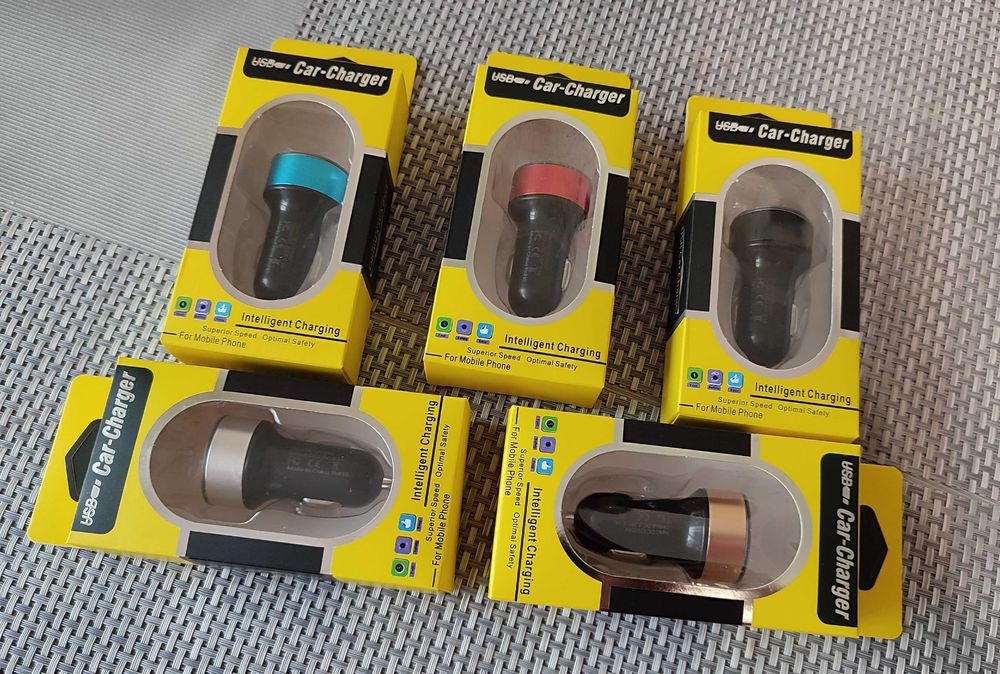 Автомобільний зарядний пристрій для гаджетів АЗП