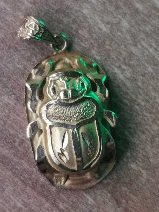 złoty Skarabeusz - zawieszka wisior amulet z Egiptu, złoto 750