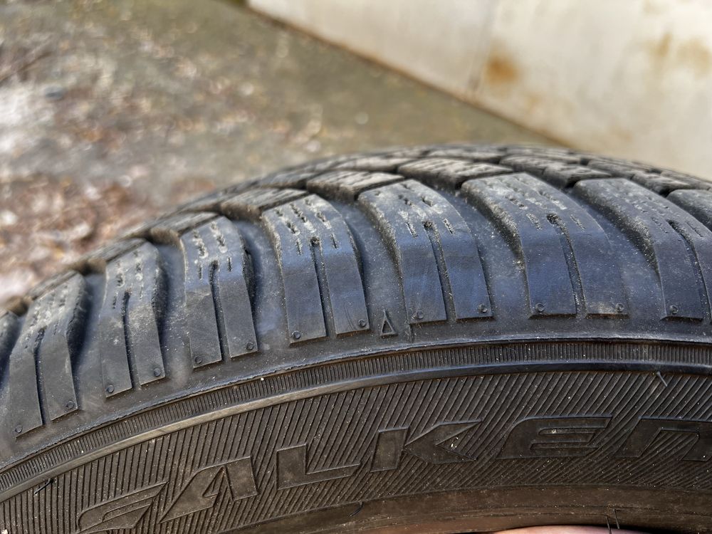 215/60R17 FALKEN Шини