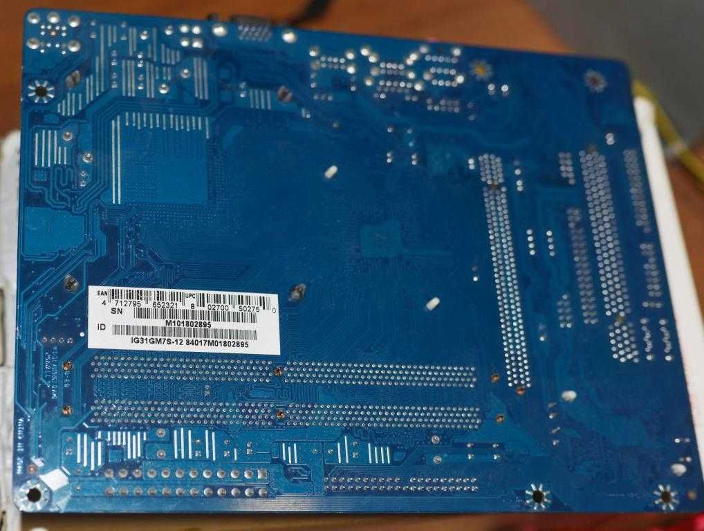 материнка Biostar G31D-M7 + процесор + кулер