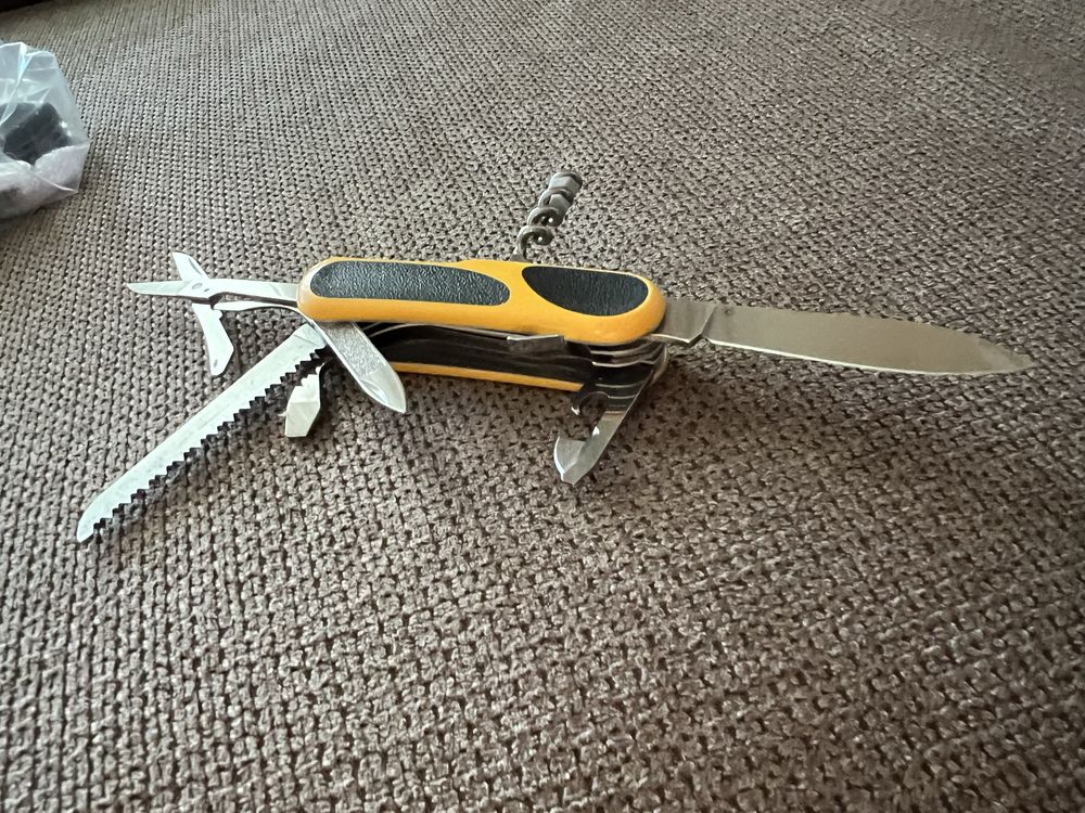 Folding knife Victorinox EvoGrip S18 2.4913.SC8 (Yellow with black)