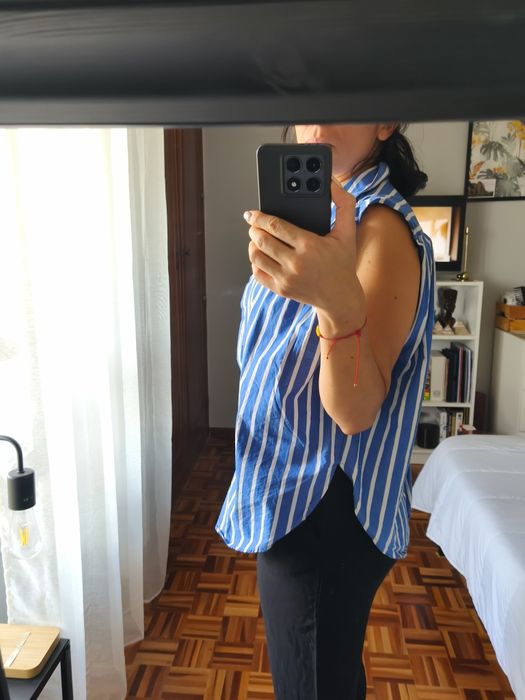 Camisa Mango às riscas azul e branca – moderna e elegante