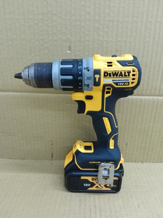 DeWalt DCD796 Udarowa Wiertarko Wkrętarka Brushless 18V 4.0Ah 2022r.