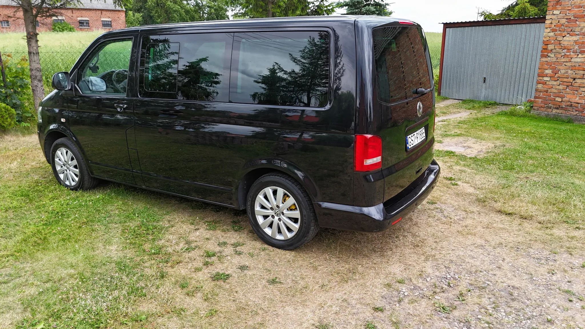 Volkswagen Multivan Zadbany Multivan w fajnej opcji wyposażenia