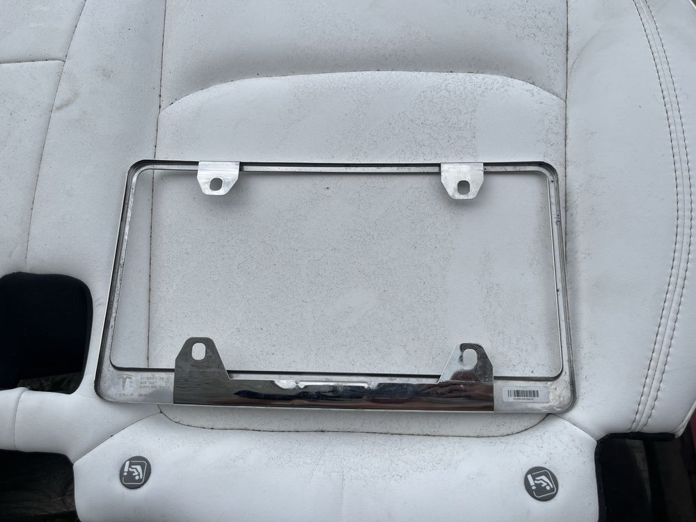 Рамка номераная Tesla model Y  usa номер квадратний американський usa