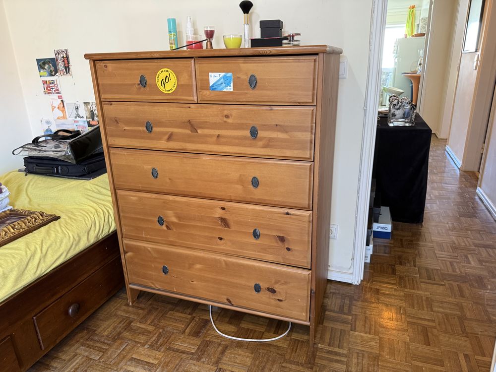 Comoda IKEA LEKSVIK