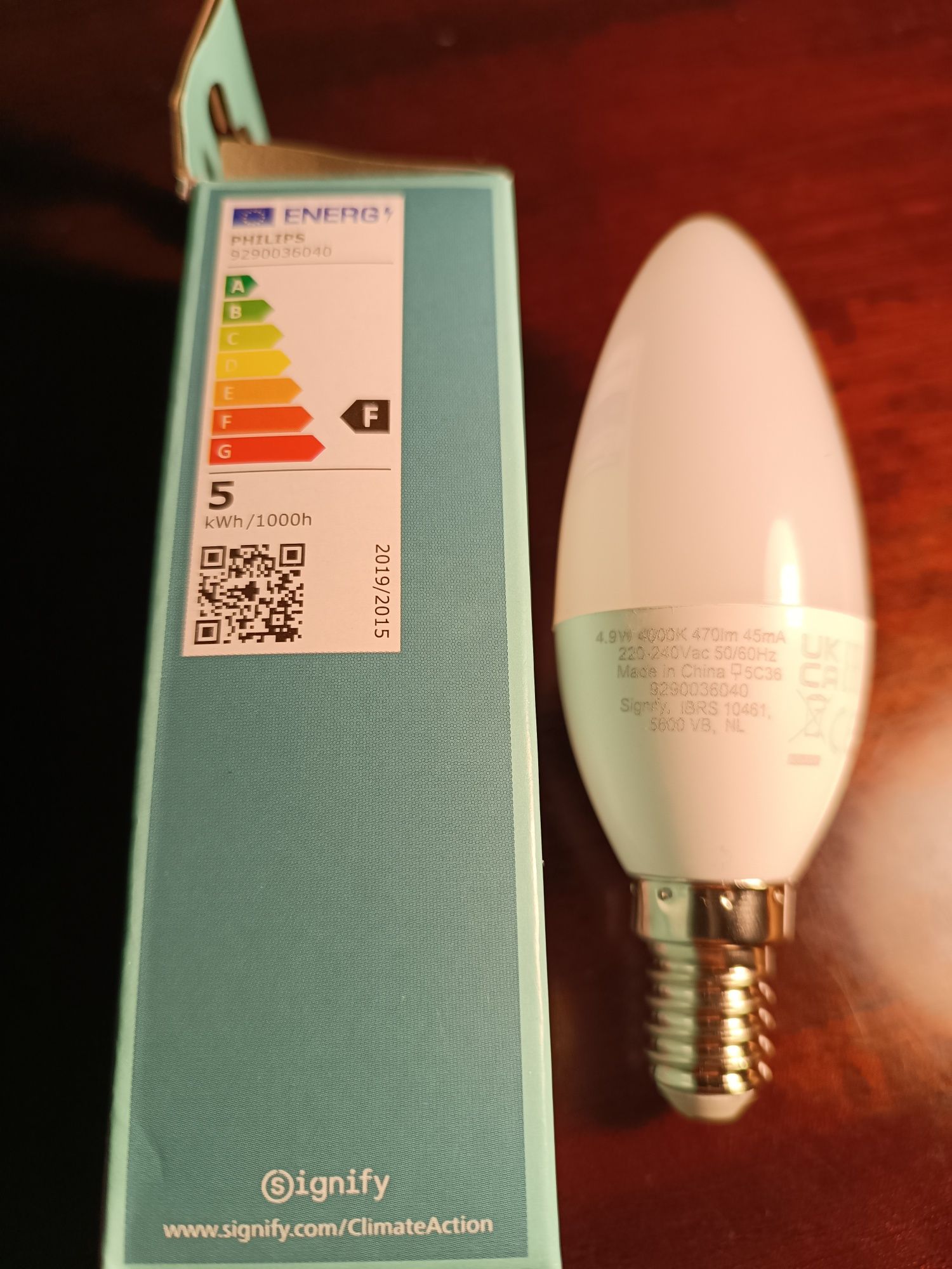 Светодиодные лампочки Fhilips E14 4.9W