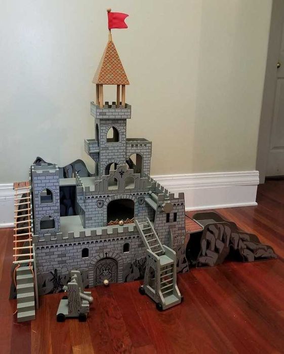 Castelo Medieval em madeira da Imaginarium - enorme