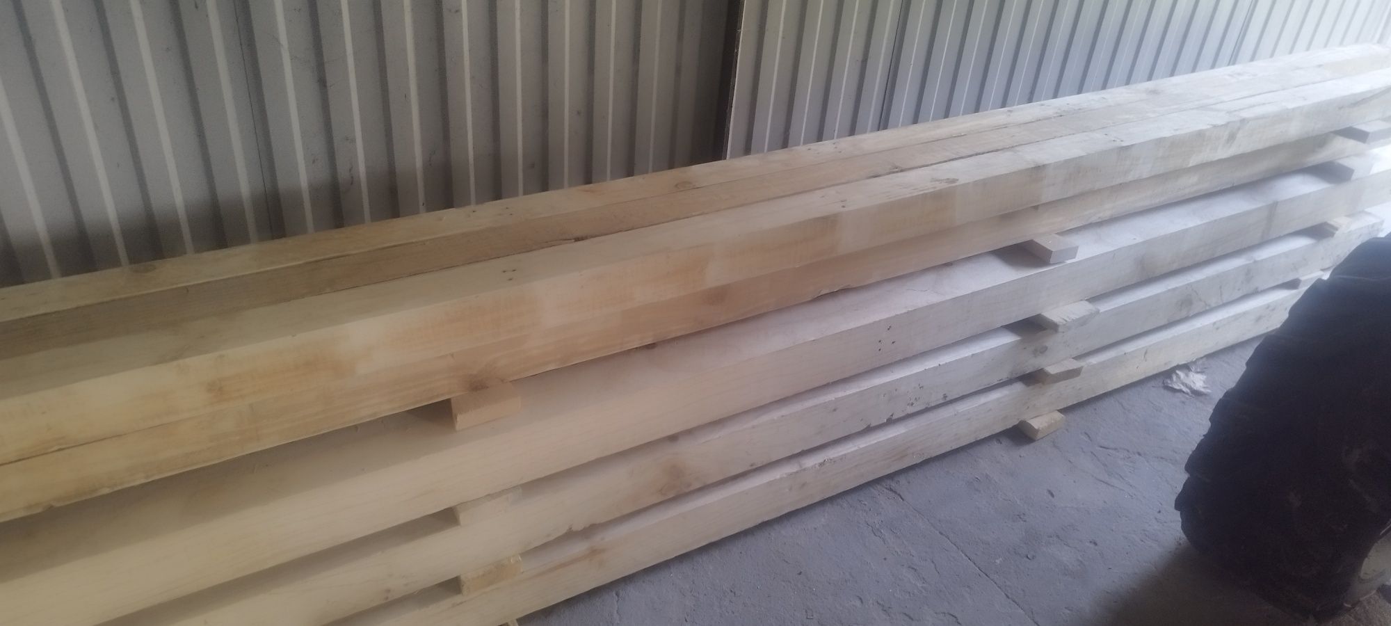 Drewno konstrukcyjne kantówki