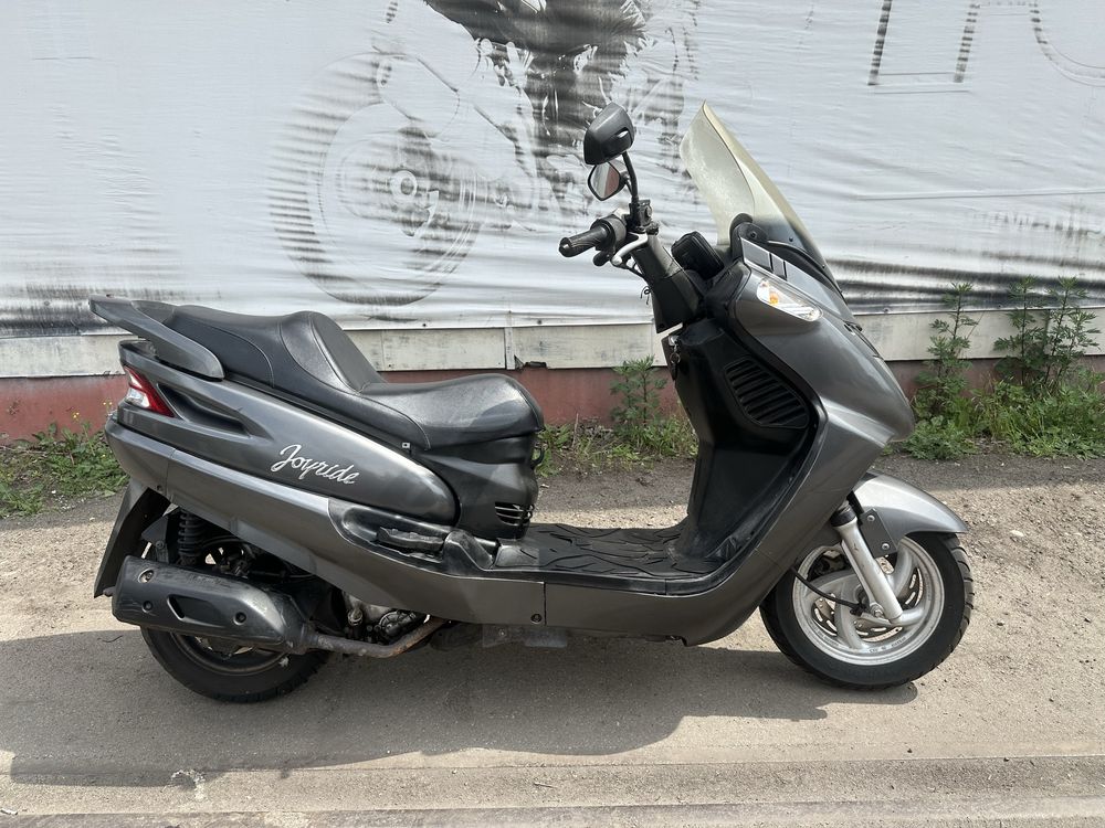 Sym Joyride 125 skuter w calosci