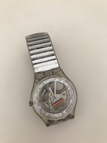 Relógio Swatch com bracelete flexível