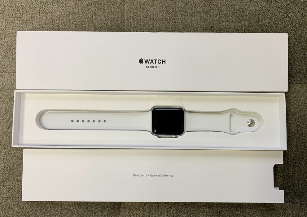 Оригінальні apple watch series 3 42 mm silver не користовані