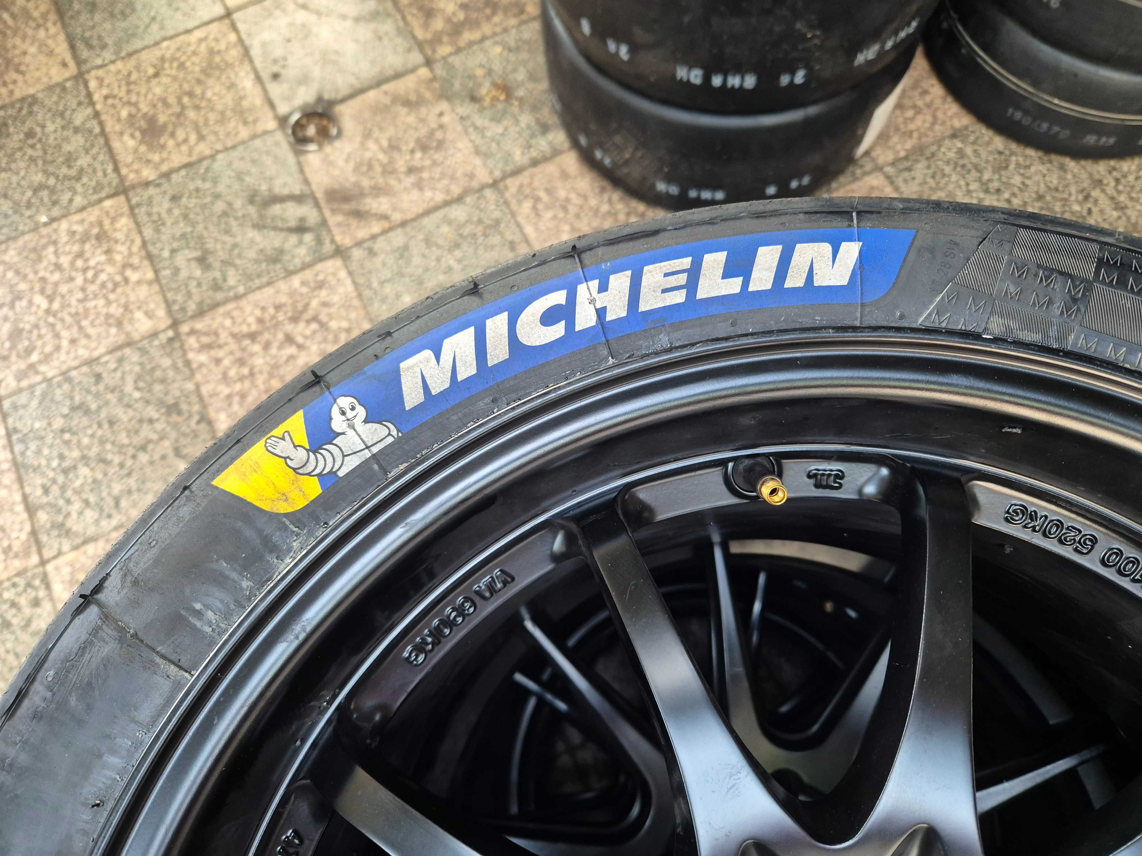 Opona sportowa Michelin S8M +  17" 17 24/61 slick