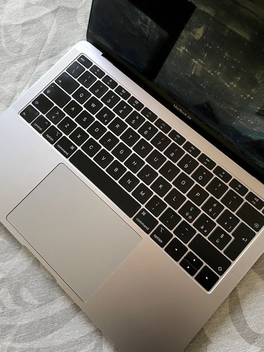 URGENTE MacBook Air 13" 2019 – i5, 16GB RAM, 256GB SSD ÓTIMO ESTADO