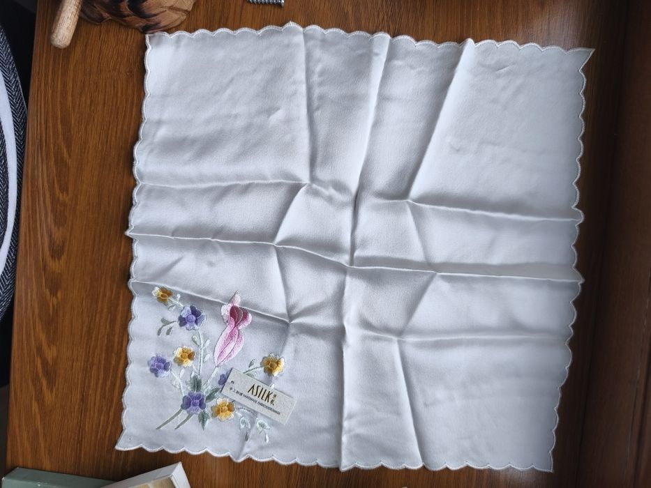 Антикварный носовой платочек,натуральный шелк