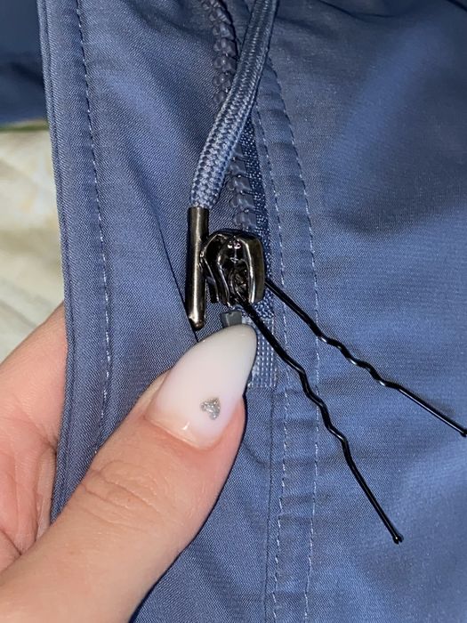 Продам парку дуже гарного, блакитного кольору