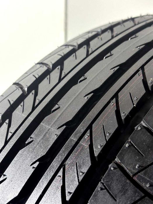 Pneus Yokohama Bluearth E70 - 225/55/18 - NOVOS