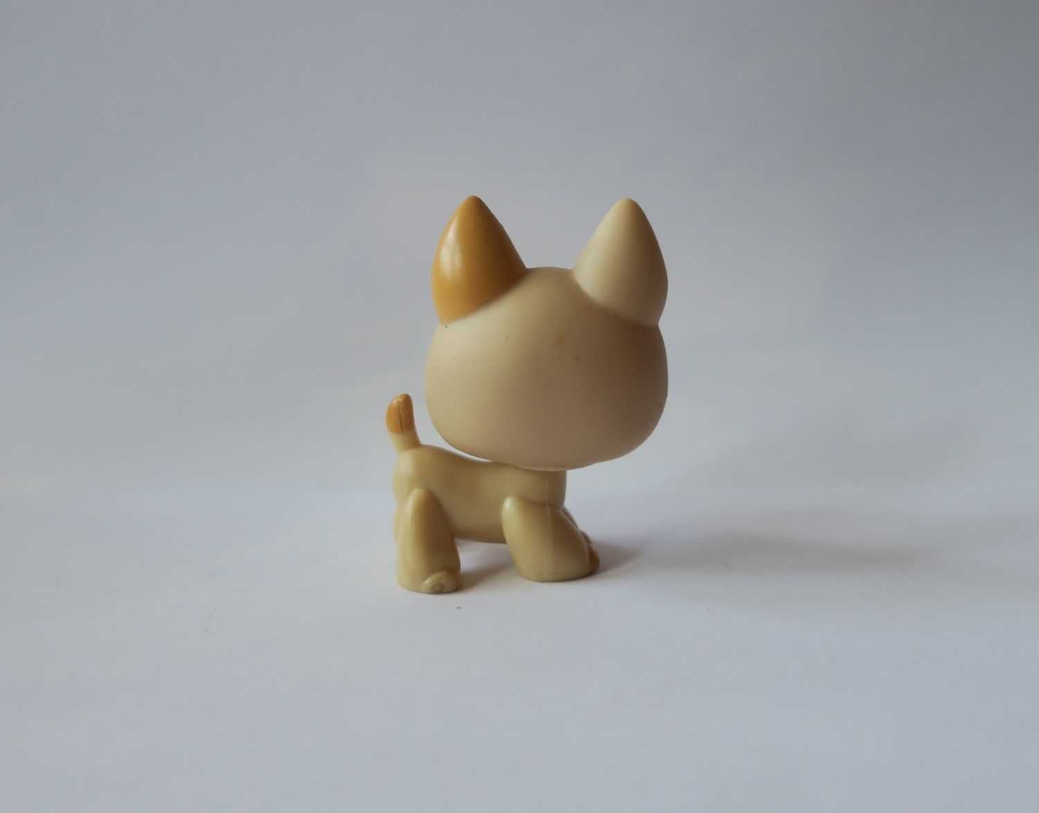 Piesek owczarek niemiecki littlest pet shop
