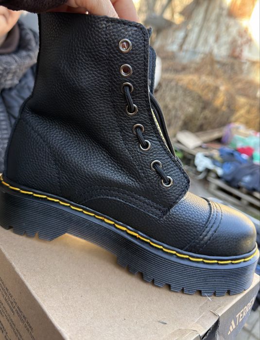 Нові оригінальні чобітки dr. martens Оригінал