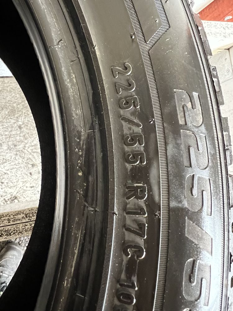 Opona pojedyncza 225/55/17 C Pirelli Carrier