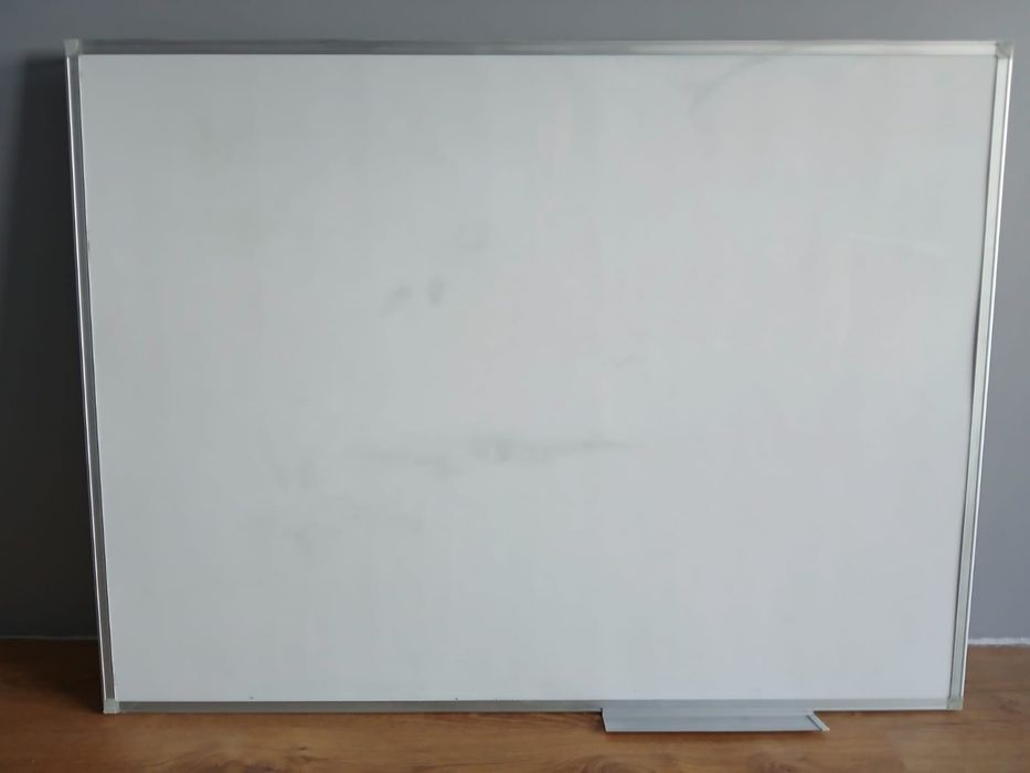 Tablica biała szkolna na sciane do pisania scieralna 120 x 90 cm