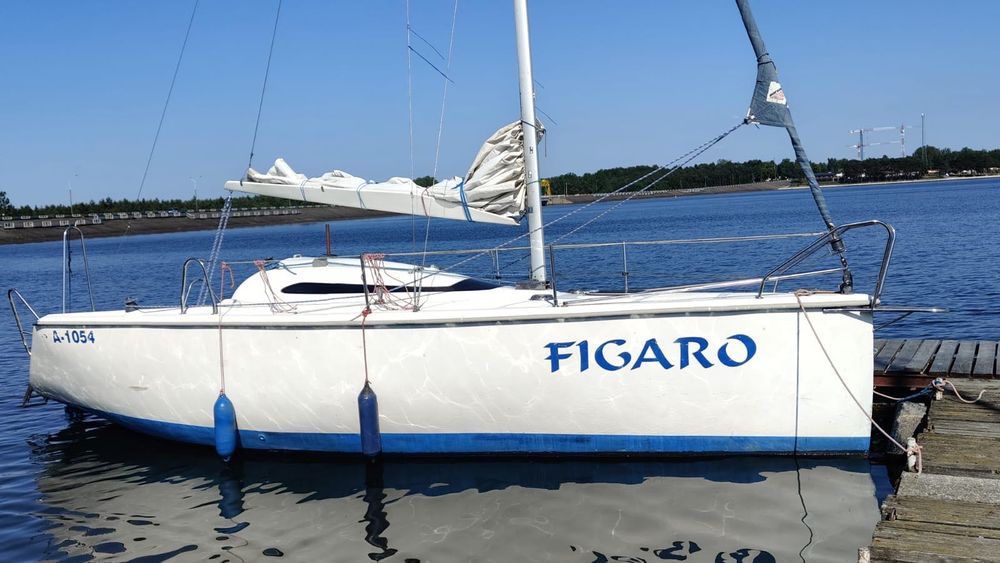 Jacht żaglowy Twister 800 z silnikiem Honda