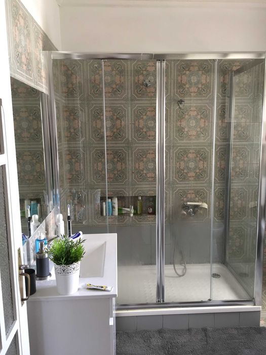 Quartos para arrendar - São Sebastião