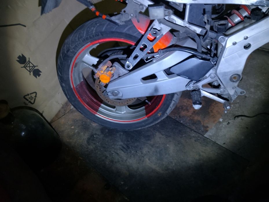 Диски с резиной 160/60 r18  на мото, снято с Honda CBR