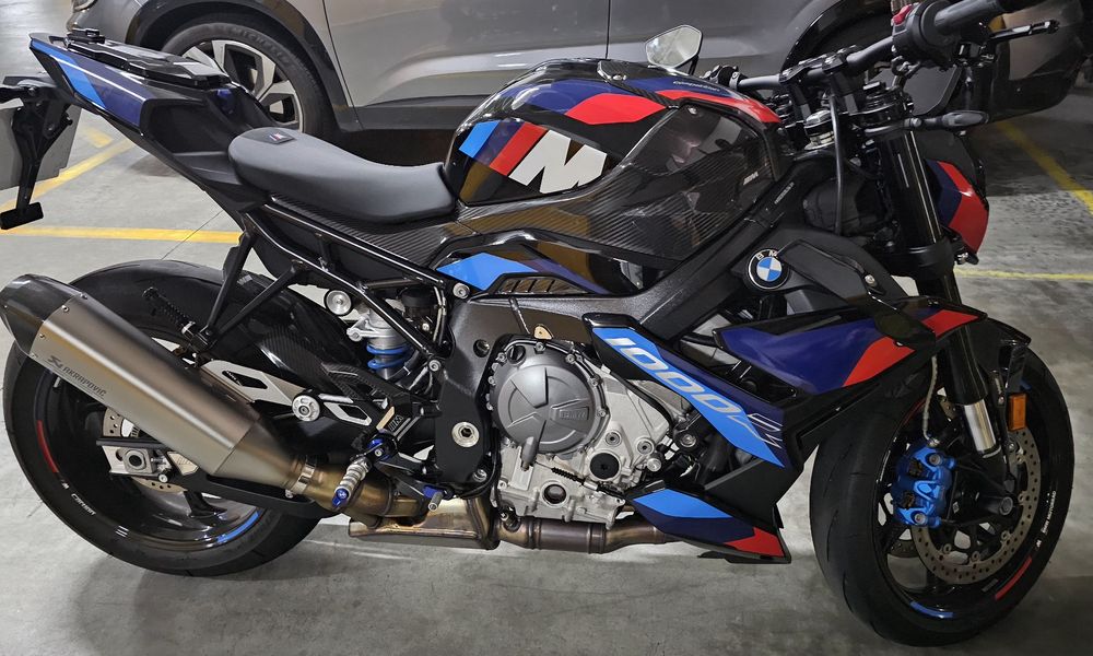 BMW M1000R Carbon Competition