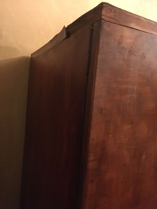 Kredens z czasów PRL