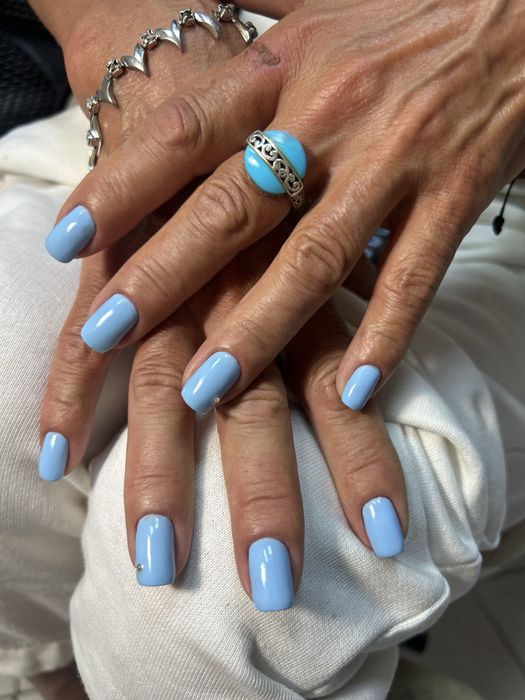 Манікюр/педикюр Новобіличі Академ Салон 600 грн